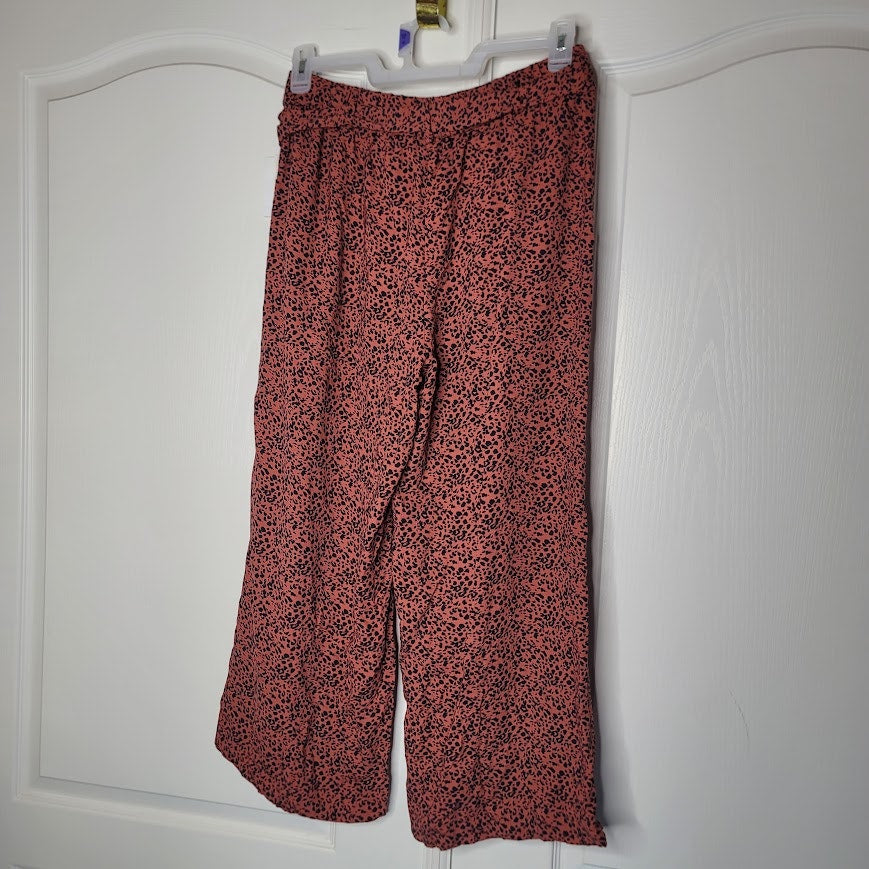 Halogen Size Medium Rust Navy Leopard wide leg gauchos belted capri Pants
