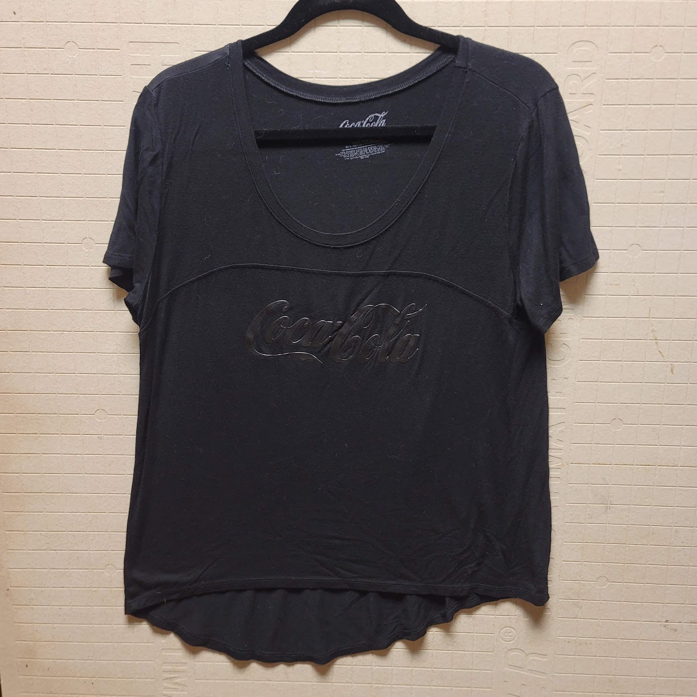 Coca-Cola Size Small Black T-Shirt Short Sleeve Rounded Hem Hi Low