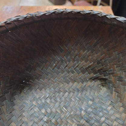 VINTAGE Large 1960s Labba Grain Basket from Philippines - 17" Diam. X 7" H nice!