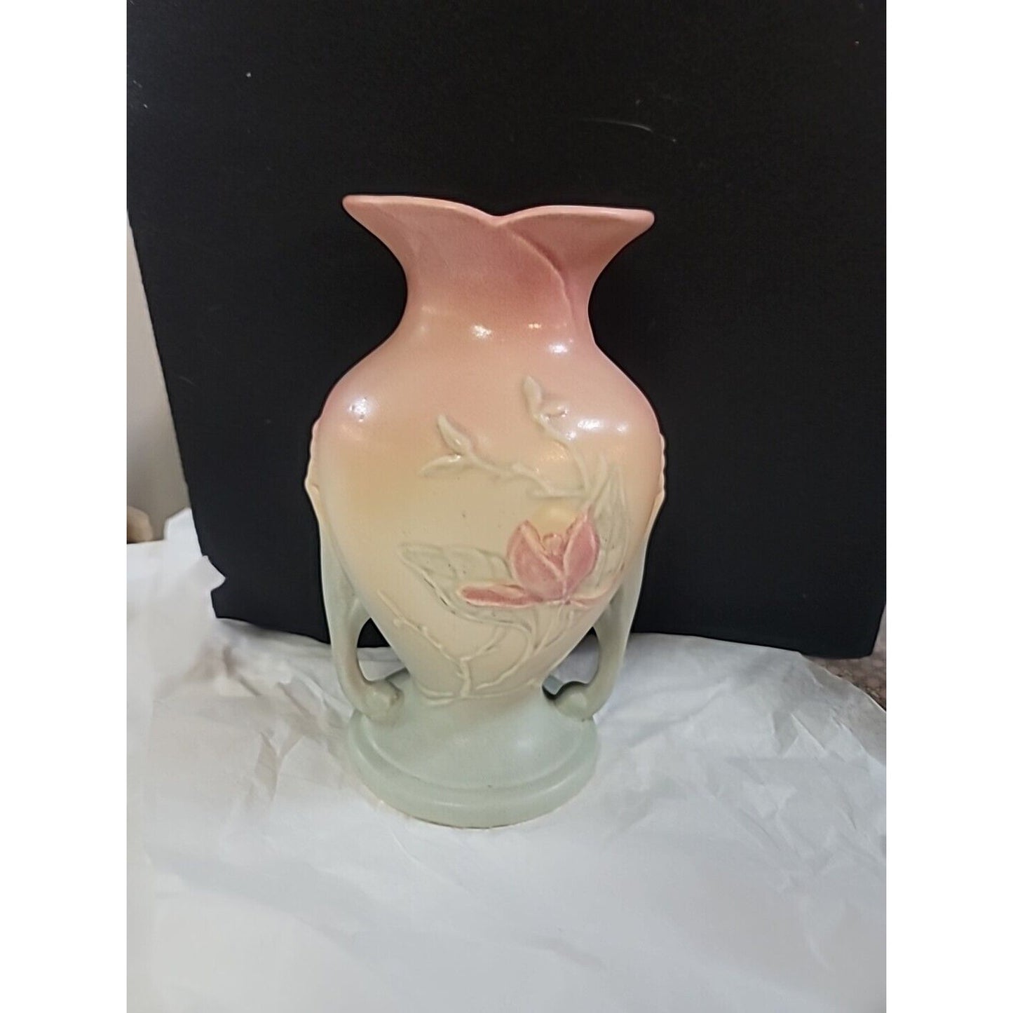 HULL POTTERY PINK AND BLUE 8-1/2 " VASE MAGNOLIA PATTERN # 2