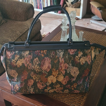 Vintage Concourse Poppins Style Floral Tapestry large carry bag suitcase Luggage