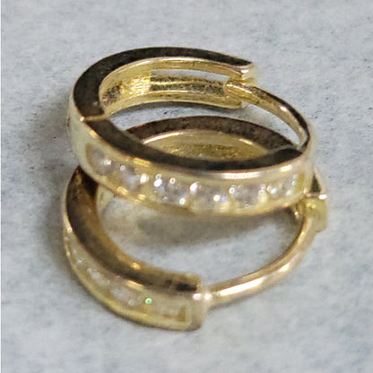 Vintage Costume Jewelry Fashion BE DIFFERENT gold over 925 Petite Cuff Earrings