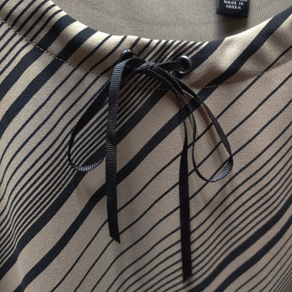 QUE Diagonal Stripe Sleeveless Top Womens Medium Tan Black Keyhole Bow Blouse