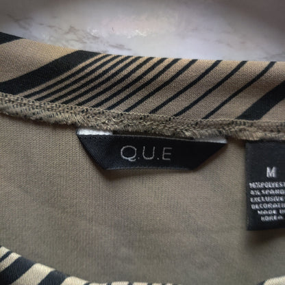 QUE Diagonal Stripe Sleeveless Top Womens Medium Tan Black Keyhole Bow Blouse