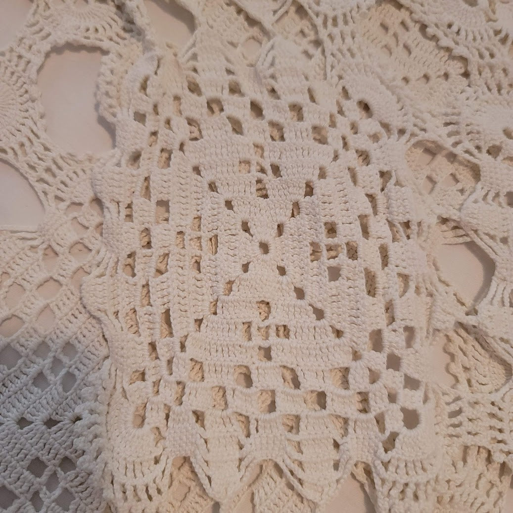 Vintage Handmade Crocheted Cream NEEDS REPAIR Bedspread Coverlet Full/Double