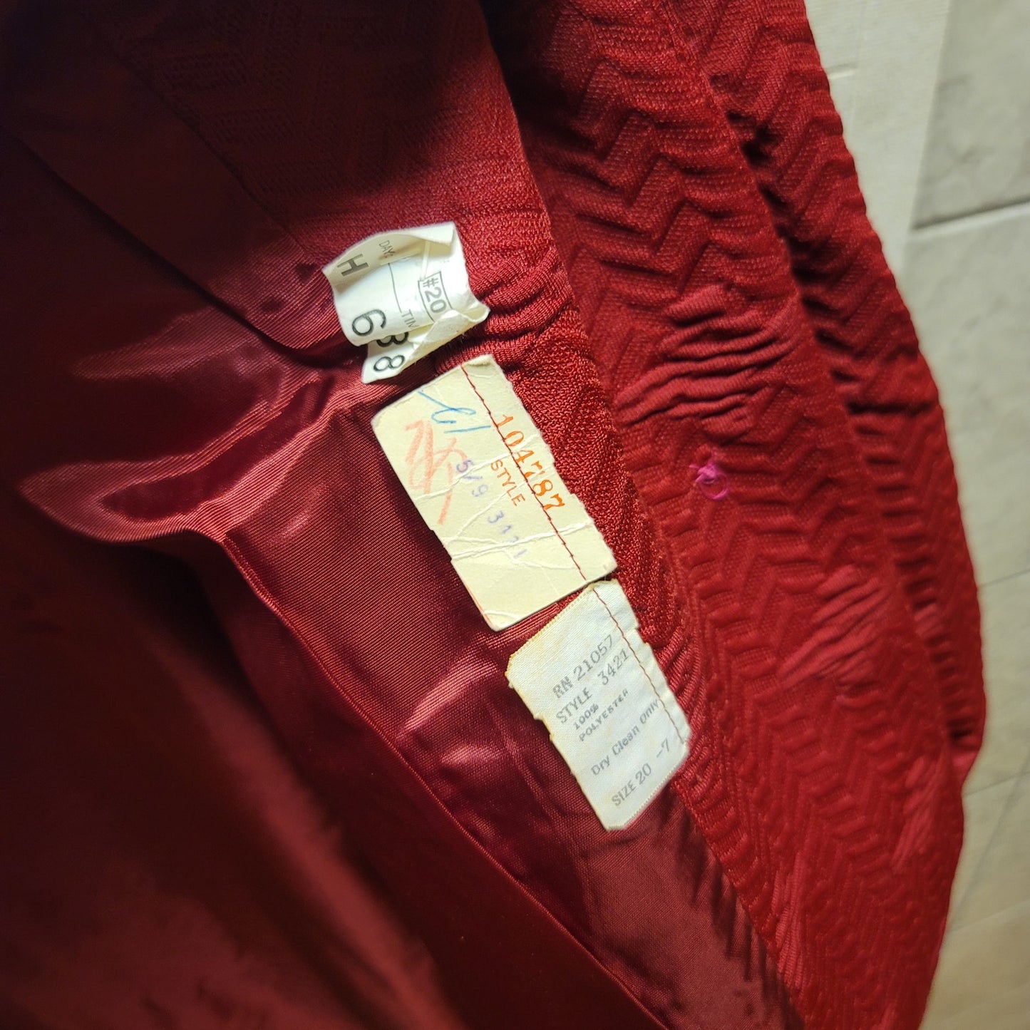 Vintage Roberta Lee LargeXL Burgundy Coat Polyester Textured Button Long Sleeve
