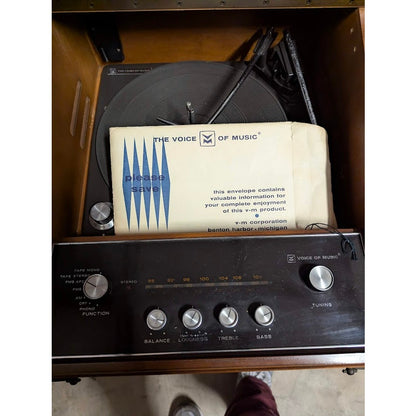 Secondhand Sandies: Retro MCM Phonograph & Radio Console | Mid-Century Gem