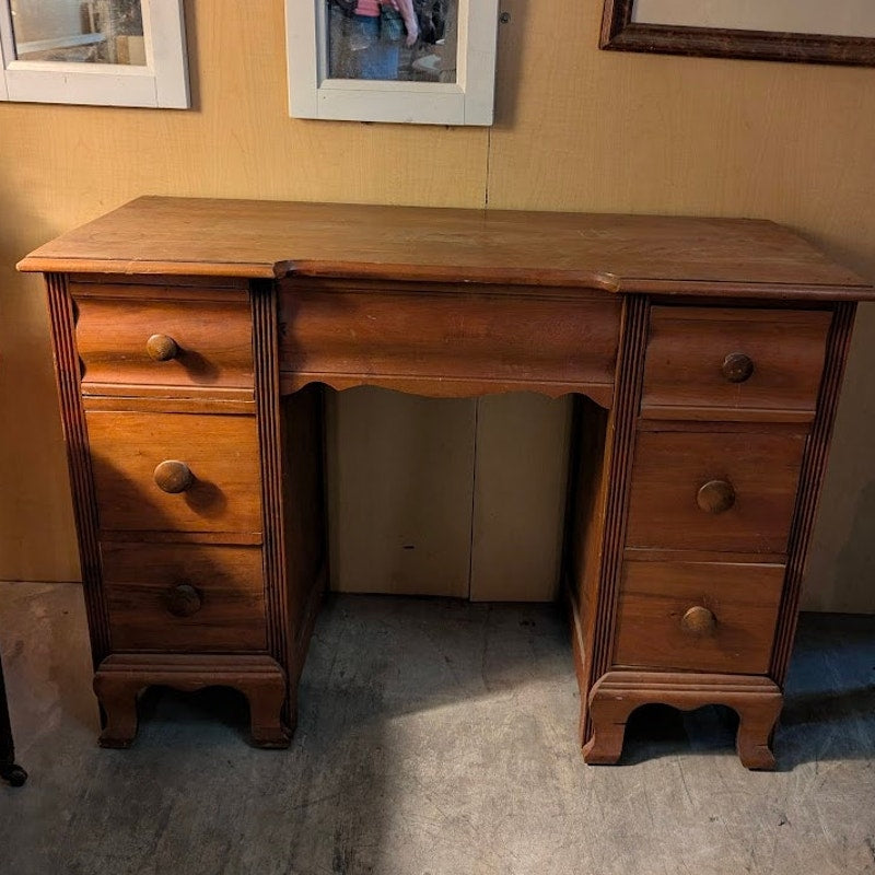 SECONDHAND SANDIES: 6 Drawer Petite Kneehole Desk Vanity