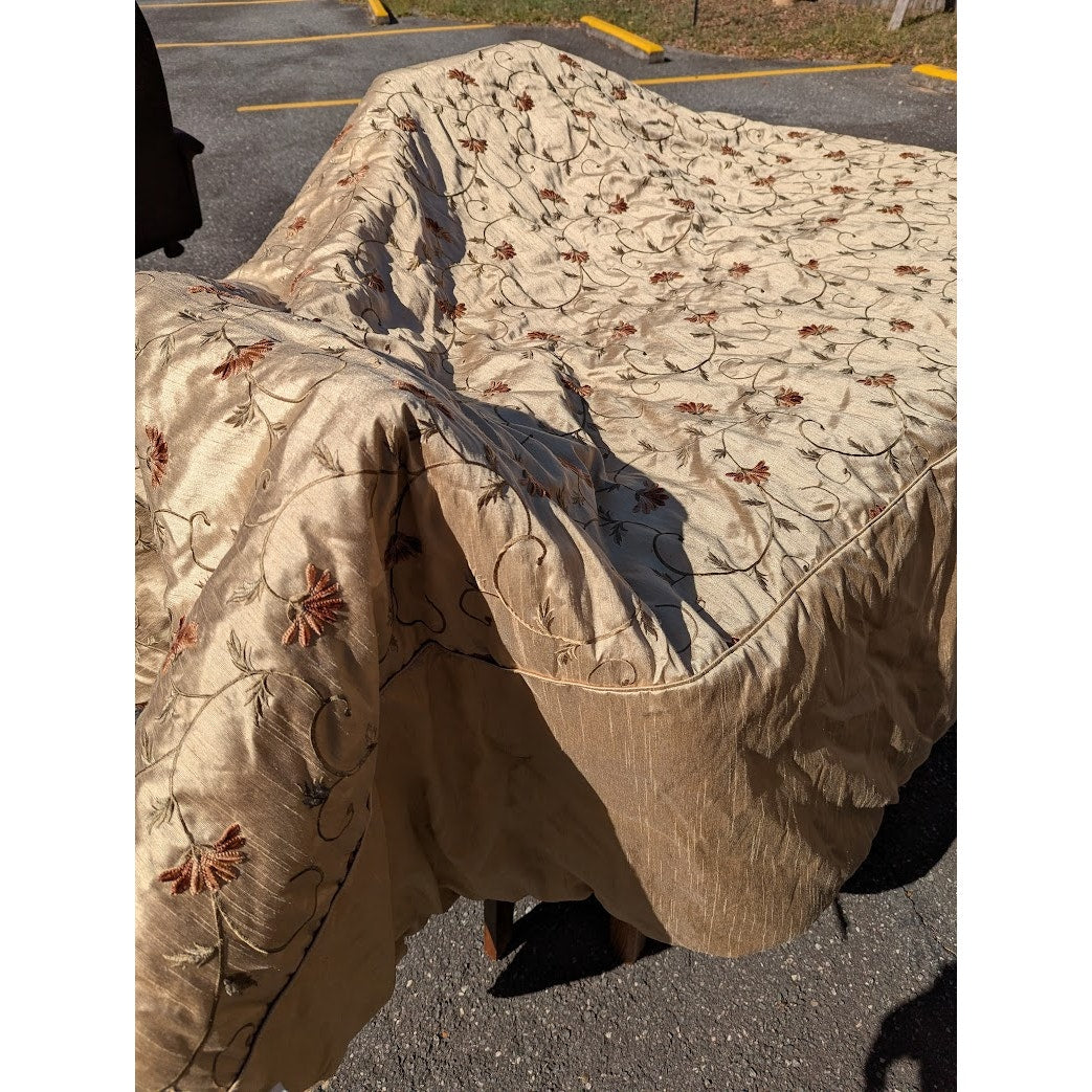 Secondhand Sandies: burgundy and gold Full or Queen thick comforter