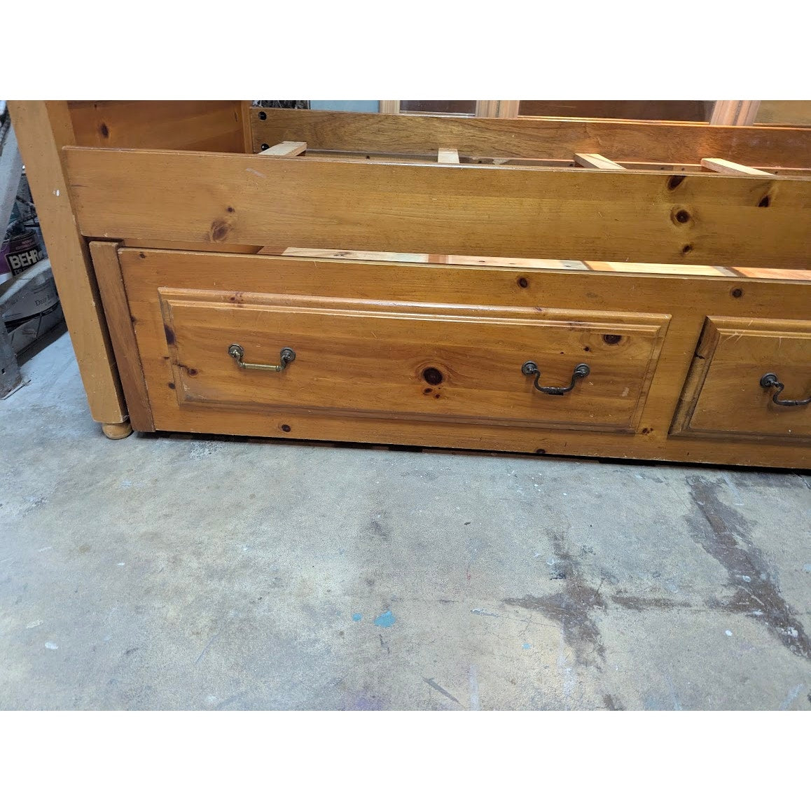 Secondhand Sandies: Trundle Bed Twin PULL OUT 2 BEDS