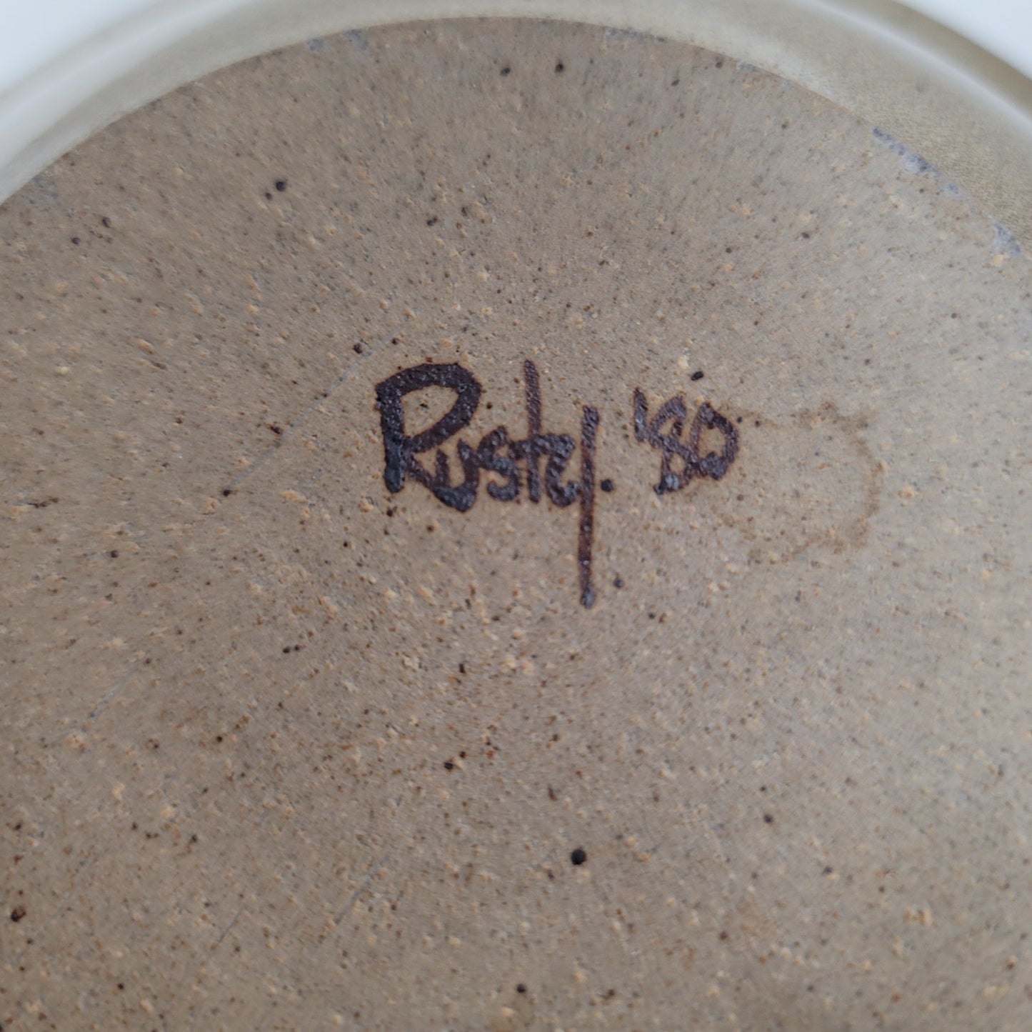 Vintage Rimmed bowl signed Rusty '80 Handmade Brown Cream Earthtones 8.5"