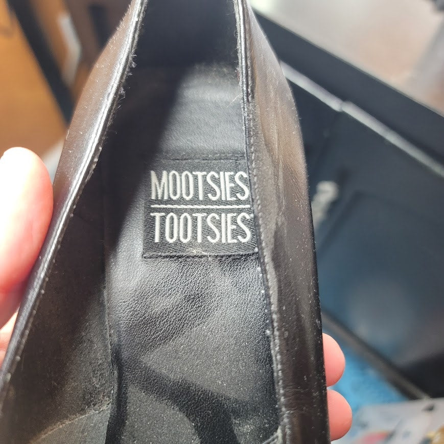 Mootsies Tootsies Black Low Heeled Slip On Womens Shoes Size 10