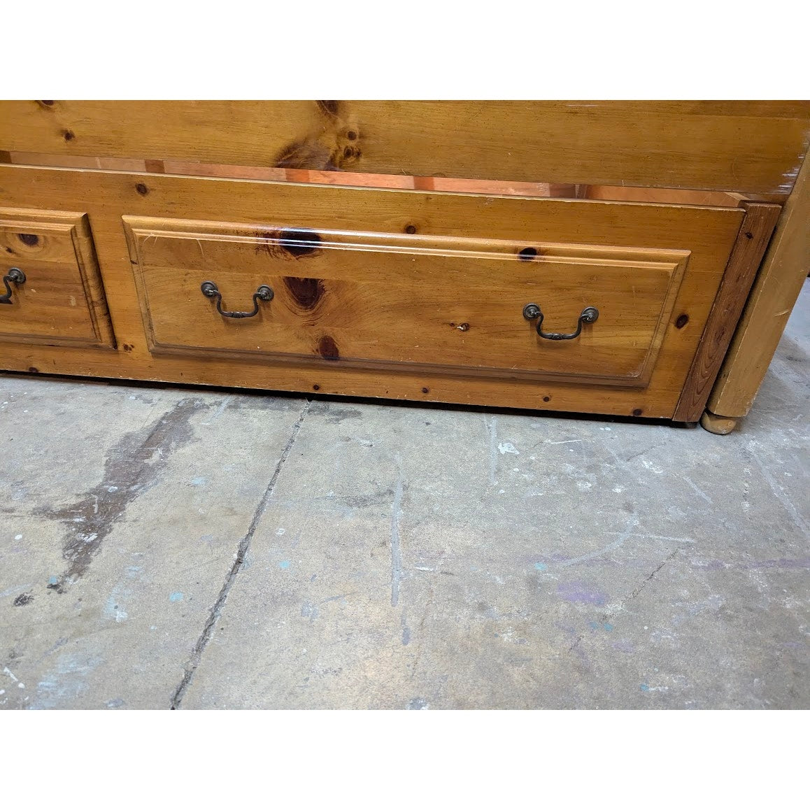 Secondhand Sandies: Trundle Bed Twin PULL OUT 2 BEDS