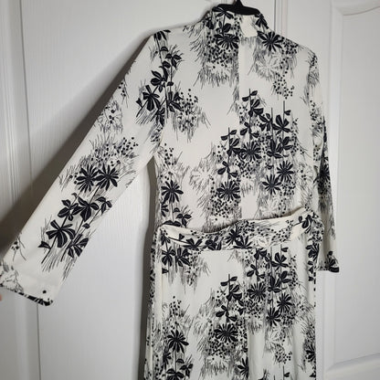 Vintage blackwhite polyester Jumpsuit LARGE Long Sleeve Obi Belt Full Zip Floral