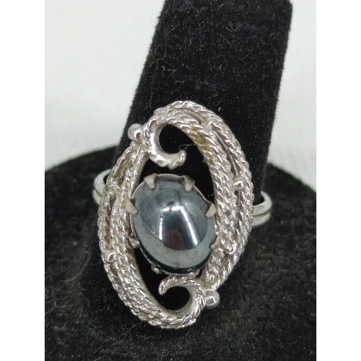 Vintage Silver Tone Oval Gray Stone Filigree Statement Ring Size 7