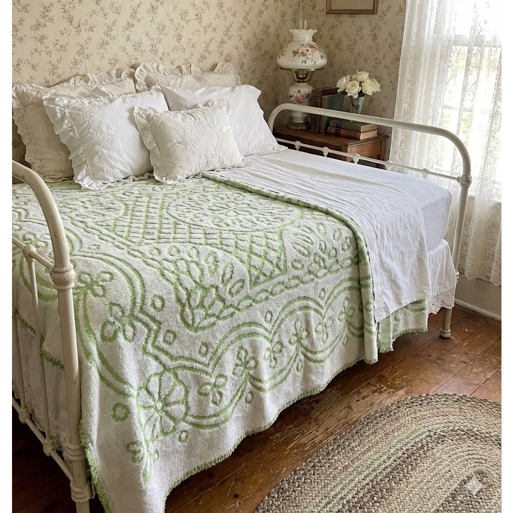 Vintage Chenille White Green Tassels Rounded Bottom Blanket Quilt Bedspread