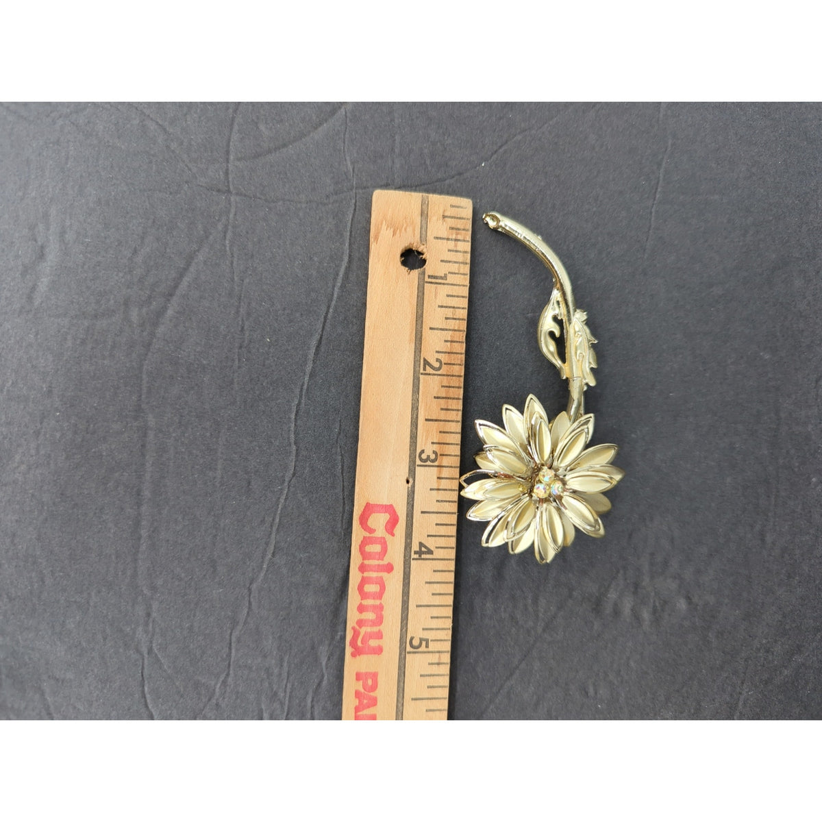 Vintage Gold Tone Layered Flower Floral Brooch Pin Mid-Century Glam Retro