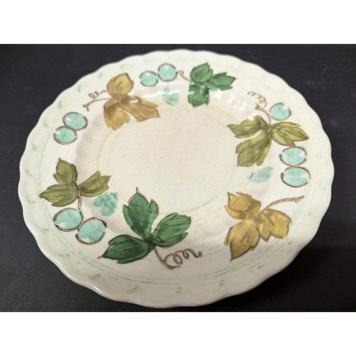 RETIRED Vineyard by Metlox Poppytrail Vernon 10 7/8 Dinner Plate