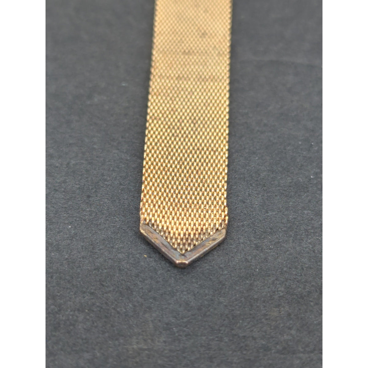 Vintage Waltham Incabloc 17 Jewel Oval Gold Tone Mechanical Wristwatch Mesh Band