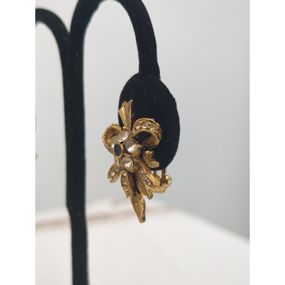 Vintage Gold Leaf Rhinestone Bow Clip On Earrings French Country Chic Statements