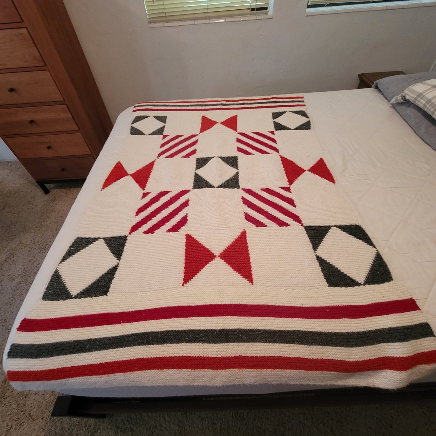 Cabin throw white red gray Geometric Afghan nautical PreOwned vintage