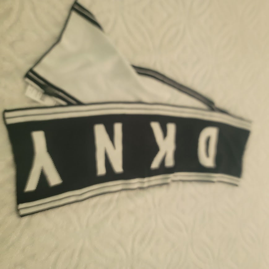 DKNY Stadium Logo Spellout Scarf Black & White NWT wrap winter cold weather