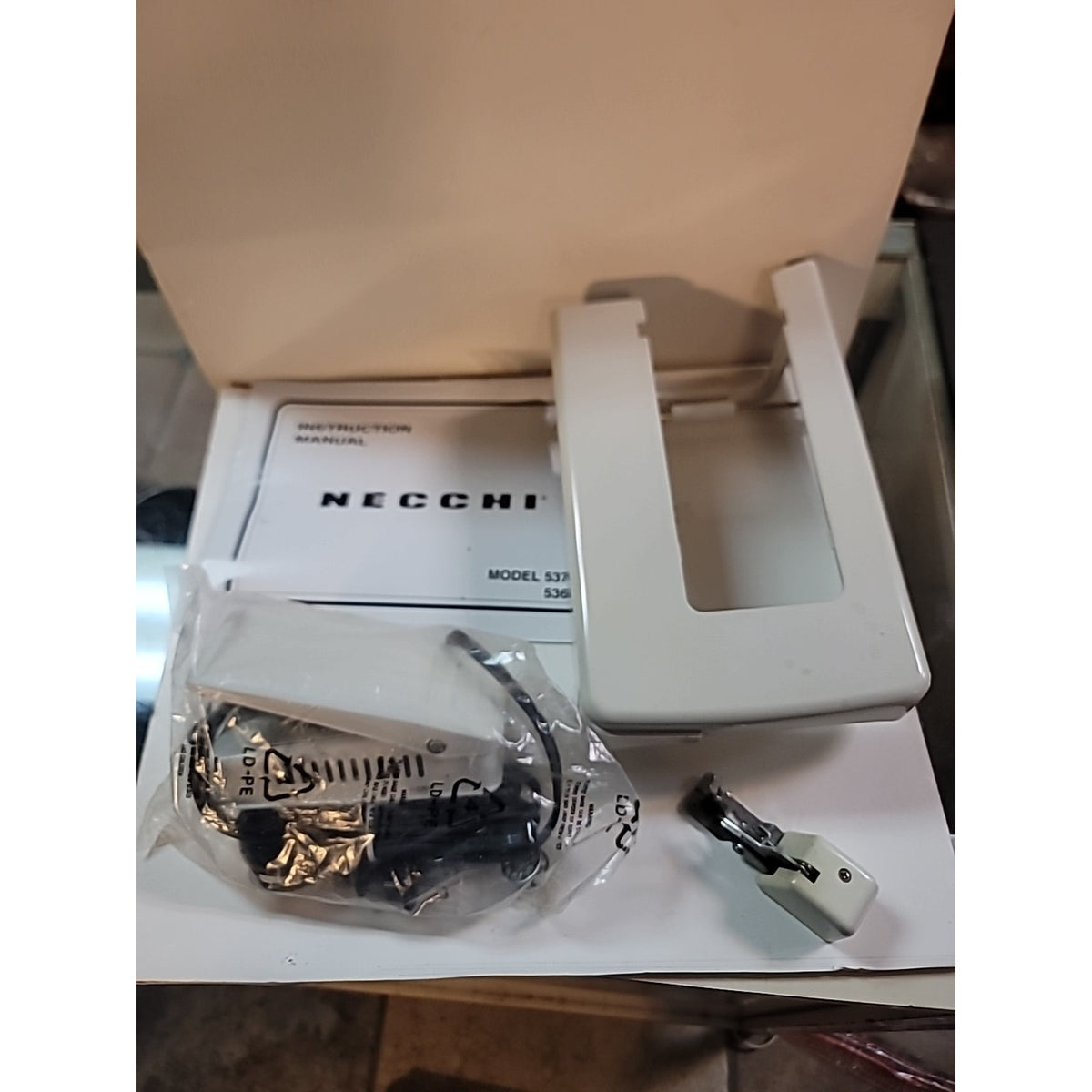 Vintage Necchi Model 537L Sewing Machine manual footpetal Arm WORKING Clean