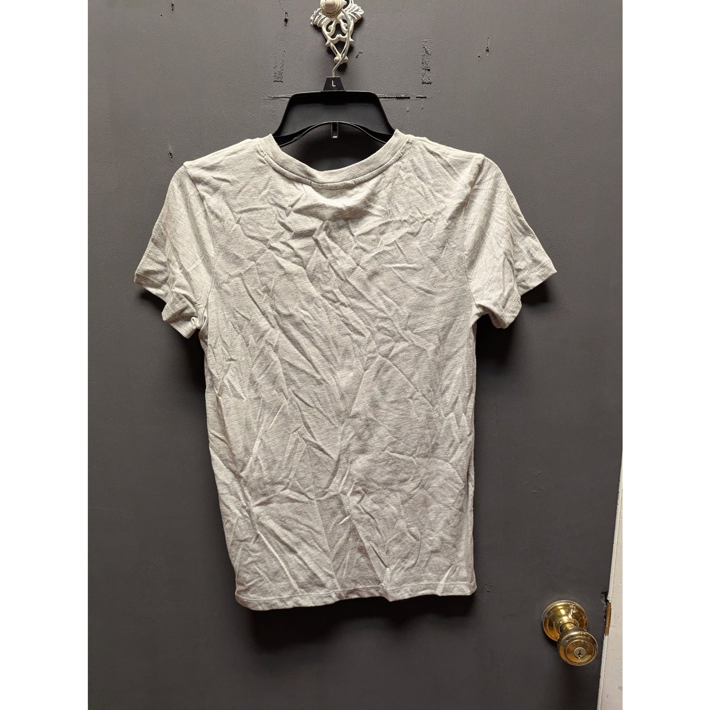 1901 NWT Gray Gather Graphic T-Shirt Small Casual Wear Short Sleeve Crew Neck