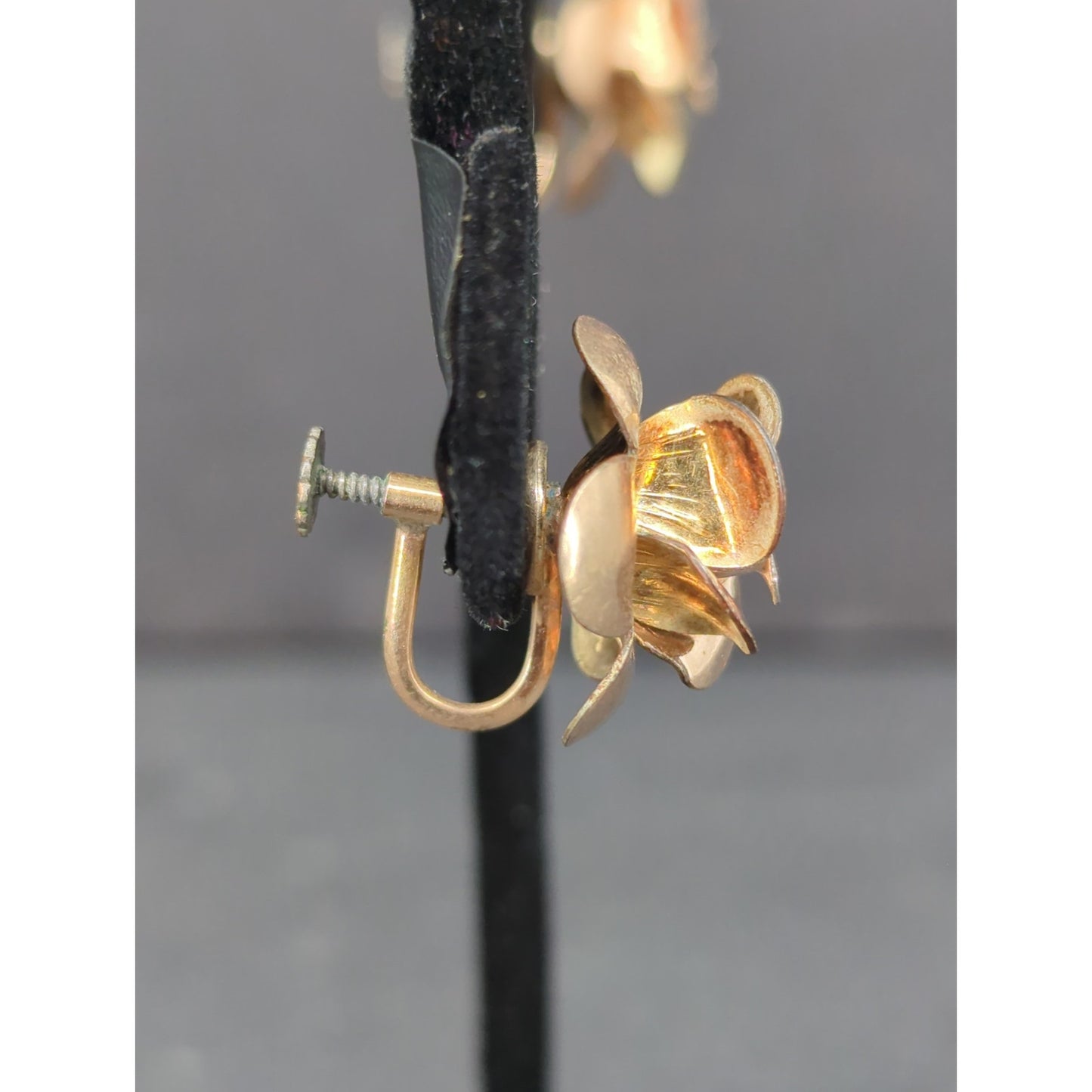Vintage 1960s Krementz Gold Overlay Faux Pearl Screw Back Earrings Classy
