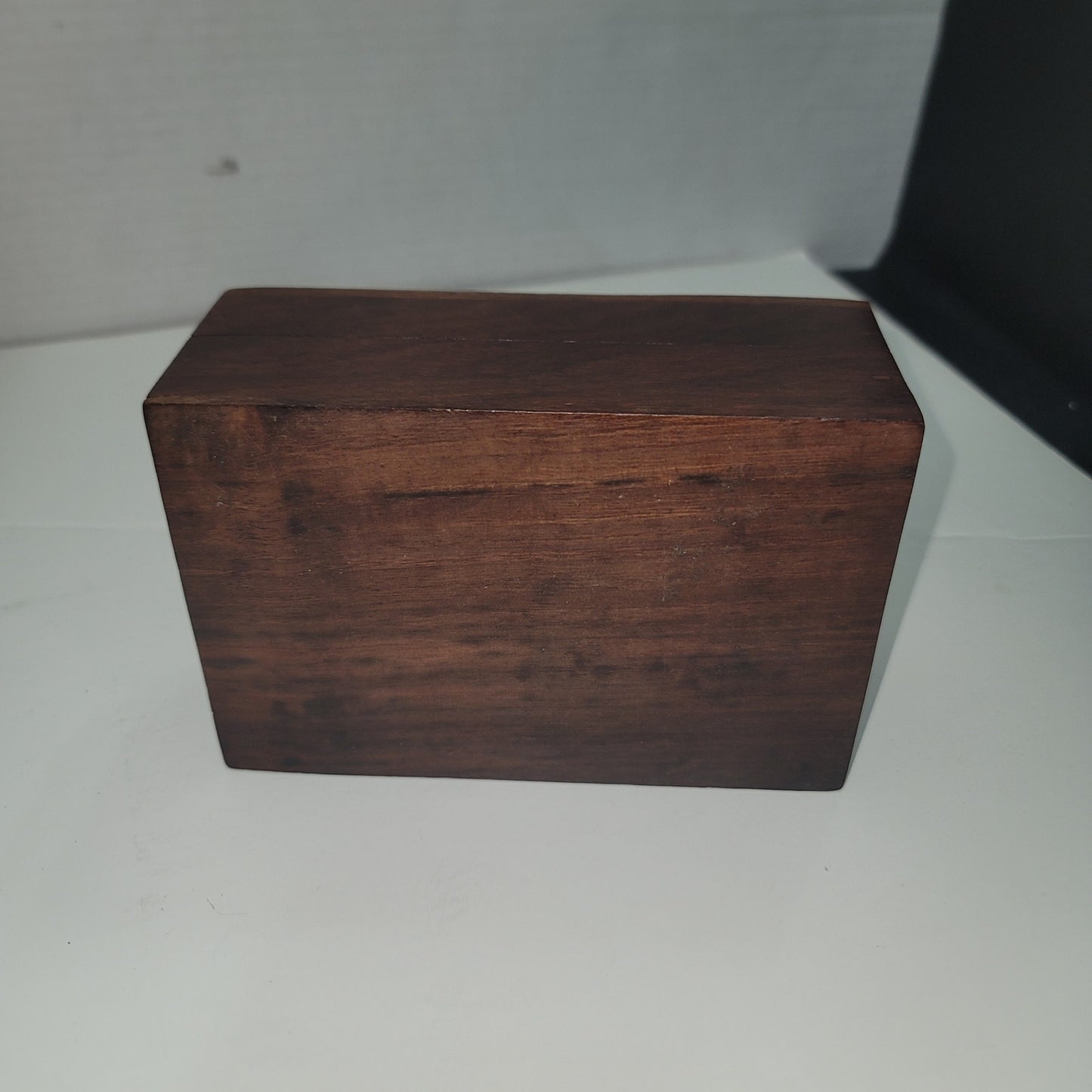 VINTAGE 1950s Anglo Indian Style Rosewood Box Brass Elephants Leaves Inlaid
