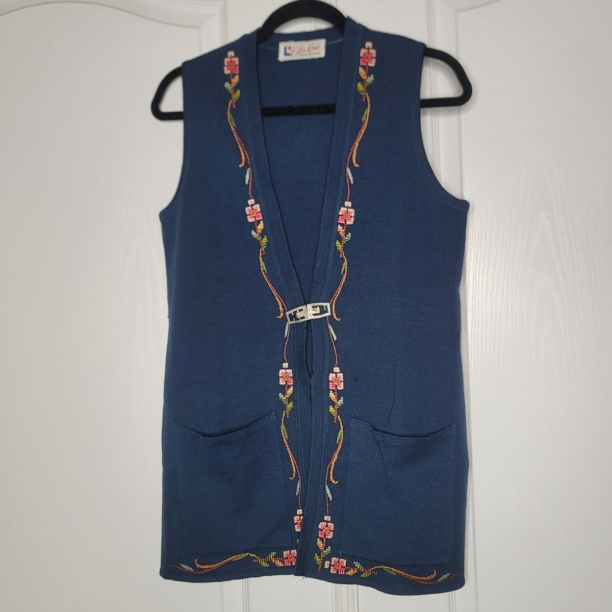 Vintage Sleeveless vest handmade embroidery metal clasp pockets blue large kNIT