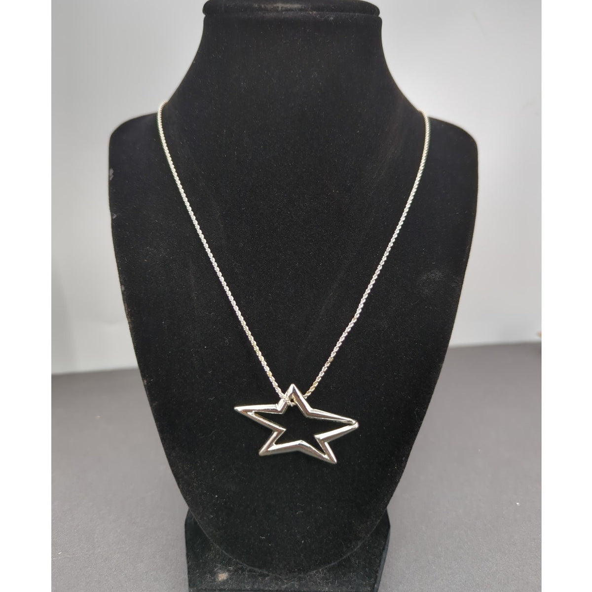Vintage Fashion Necklace NAPIER silver star pendant 13"