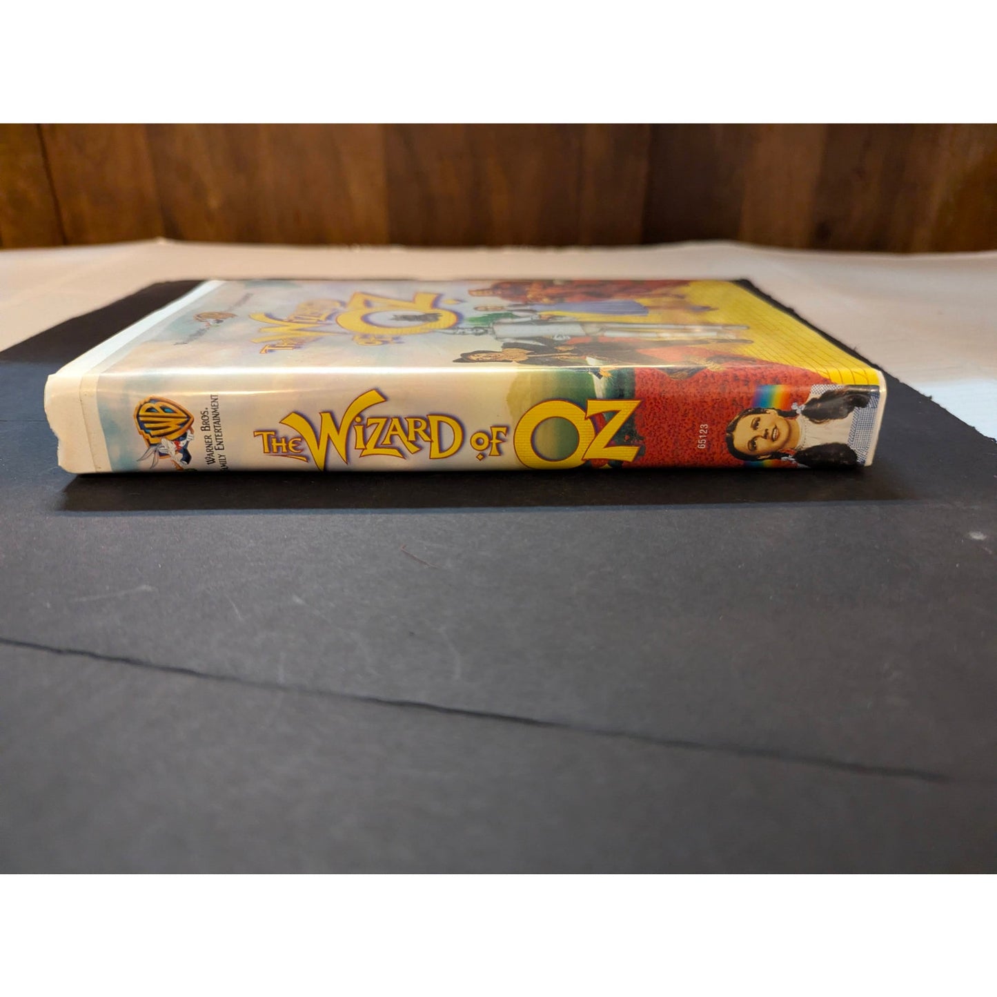 Vintage The Wizard of Oz Warner Home Video Clamshell VHS Tape Classic Movie