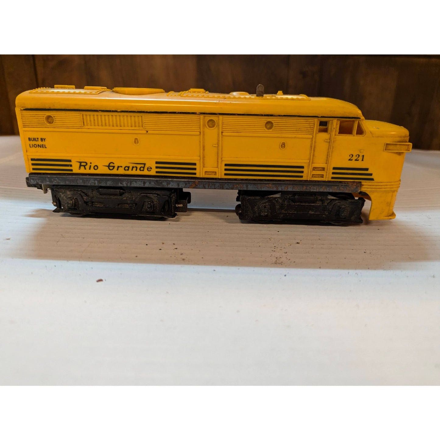 Vintage Lionel 221 Rio Grande ALCO Diesel Locomotive Yellow Black O Gauge