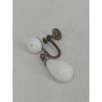 Vintage Mid Century White Milk Glass Teardrop Screw Back Earrings Wedding Classy