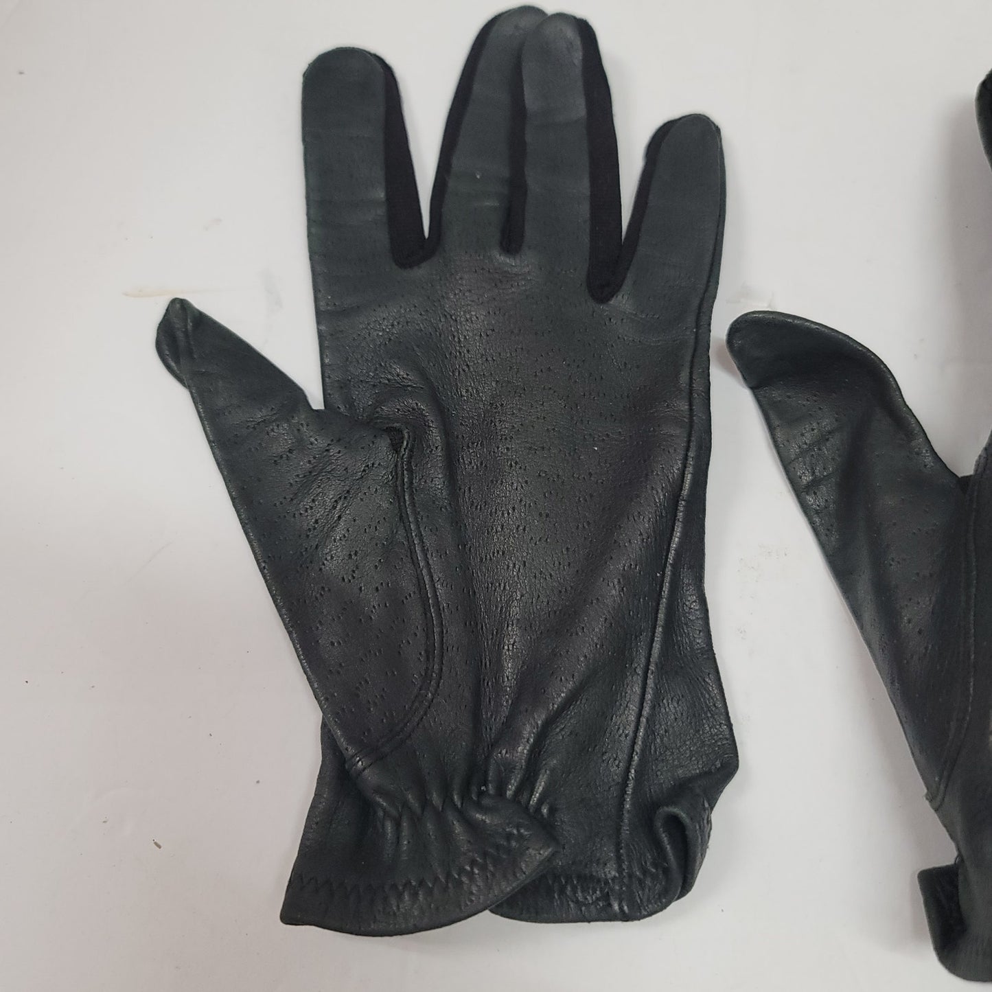 Vintage Soft Black leather gloves Short Elastic Cuffs Nylon Inserts Medium/Large