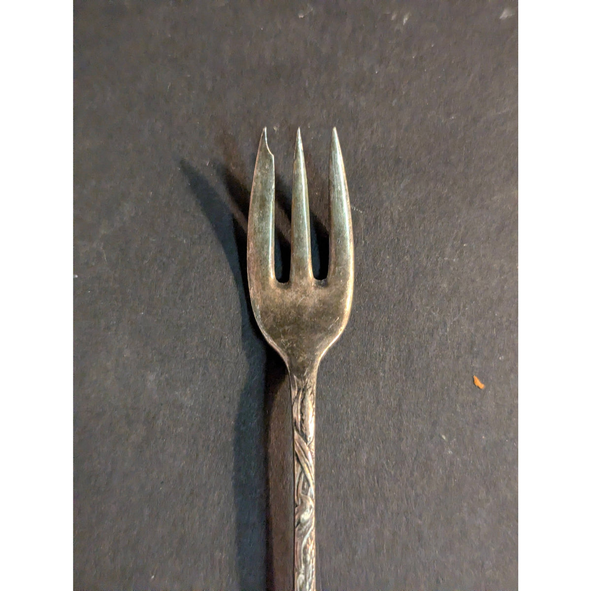 Rogers 1847 Repoussé' cocktail, seafood, or oyster fork.