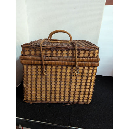 Vintage Woven Rattan Picnic Basket with Plastic Tableware Set