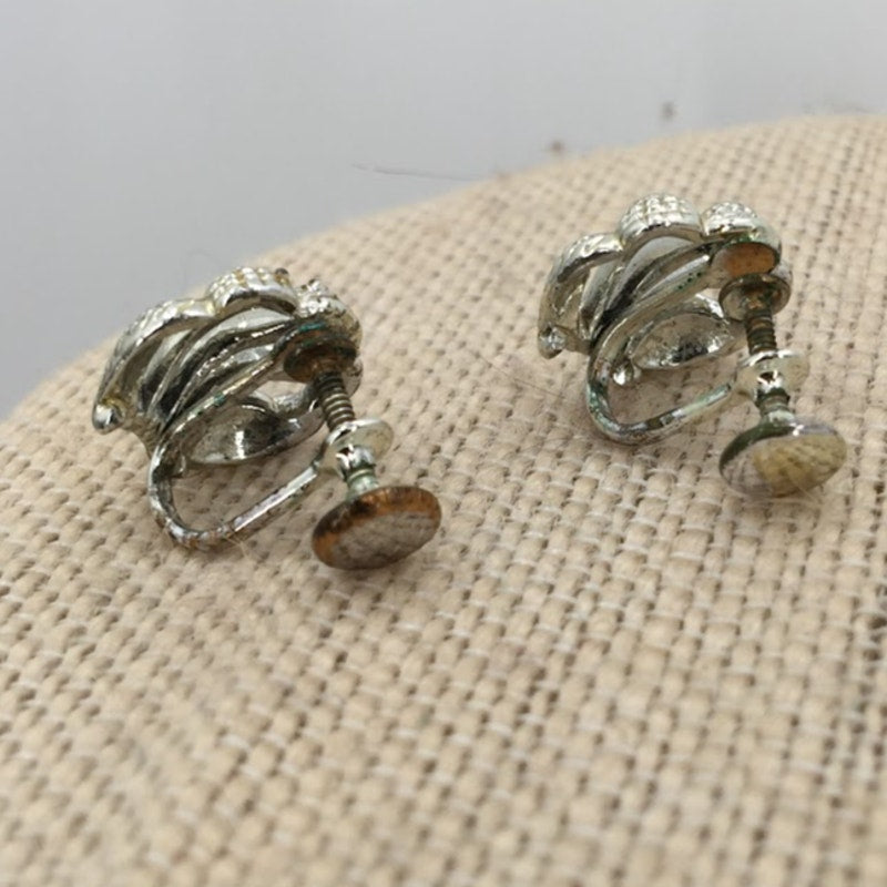Vintage shell screw back earrings camino de santiago beach
