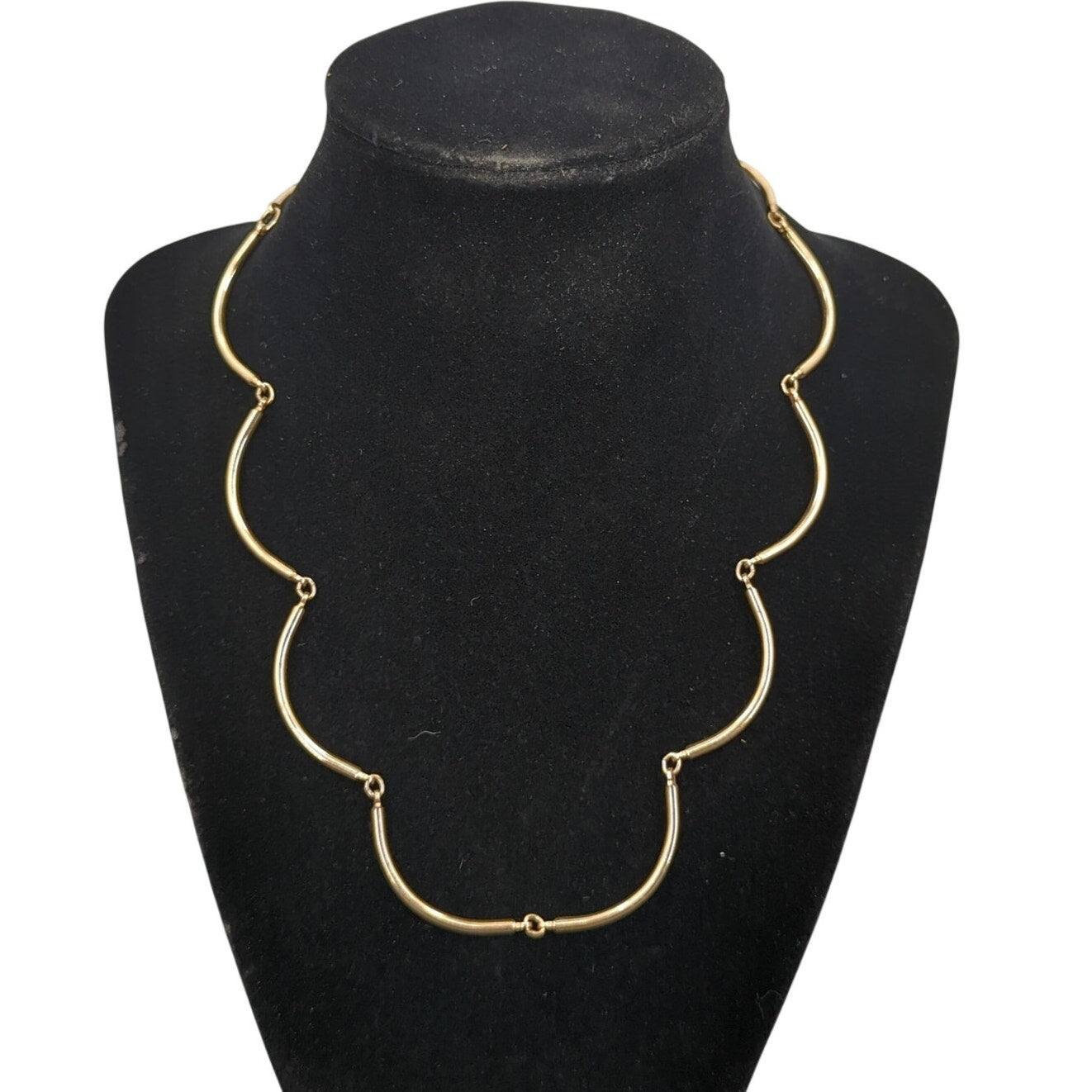 Vintage Fashion Necklace Sarah Coventry Gold-Tone Scalloped Wave Link