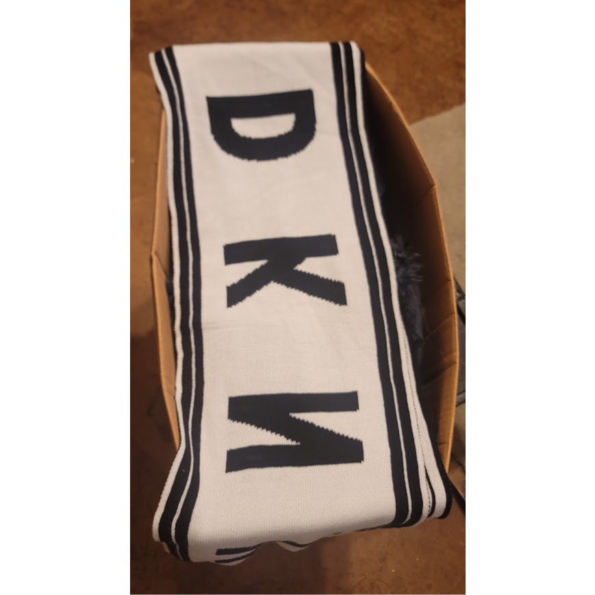 DKNY Stadium Logo Spellout Scarf Black & White NWT wrap winter cold weather