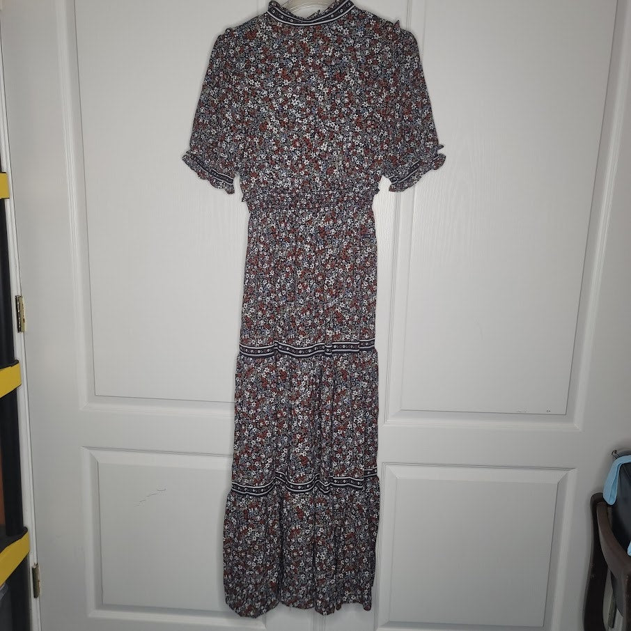 MAX STUDIO Floral Puff Sleeve Dress $148 MEDIUM Midi Flounce Bottom NEW $148