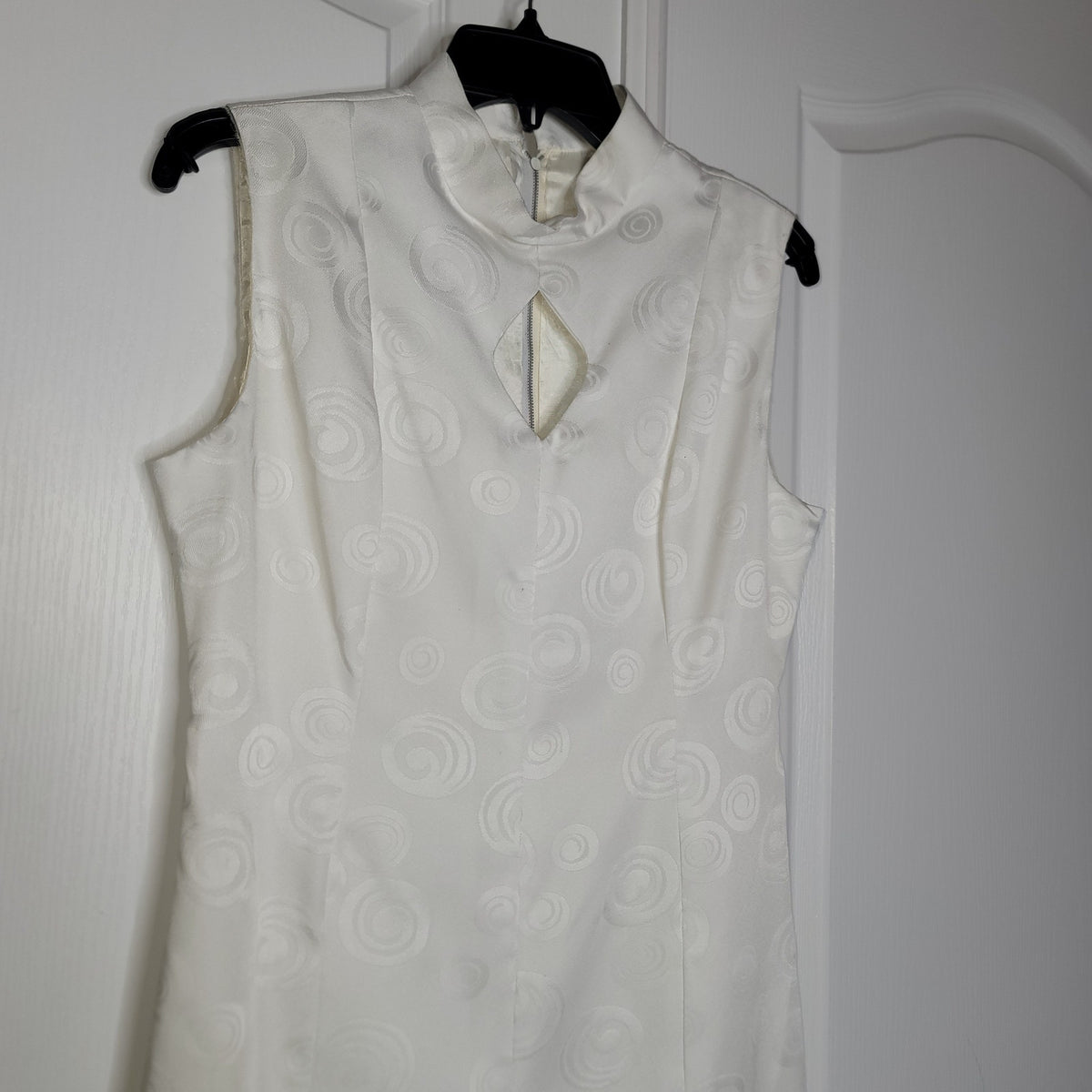 VINTAGE White Sleeveless Geometric Swirl Heavy Fabric Maxi Dress cocktail MEDIUM