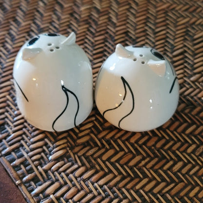 Karen Donleavy KD White Cat Cats Salt and Pepper Shakers Handpainted