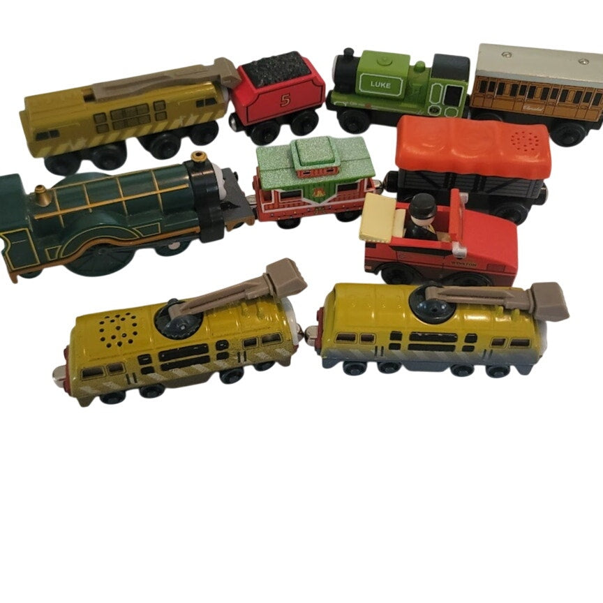 Lot 10  Pre-owned Vintage Thomas & Friends Train Various Magnetic Wood Plastic