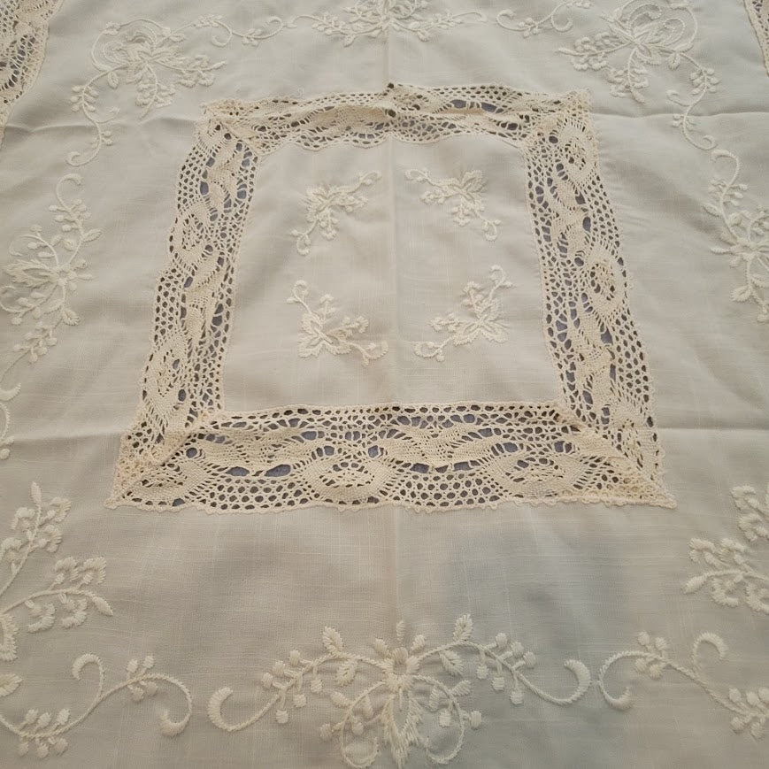 Vintage Linens 70s Tablecloth Hand Embroidery Detail 36" x 36" SQUARE Cream Lace