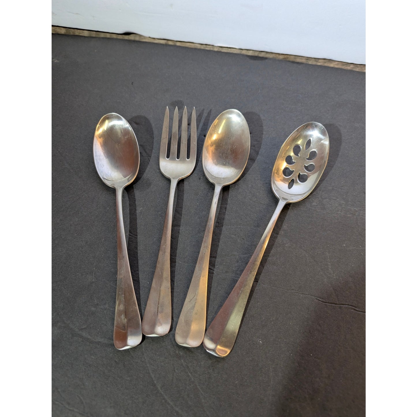Vintage Spirit American Stainless Steel Flatware Set 46 pcs. MCM Modern design
