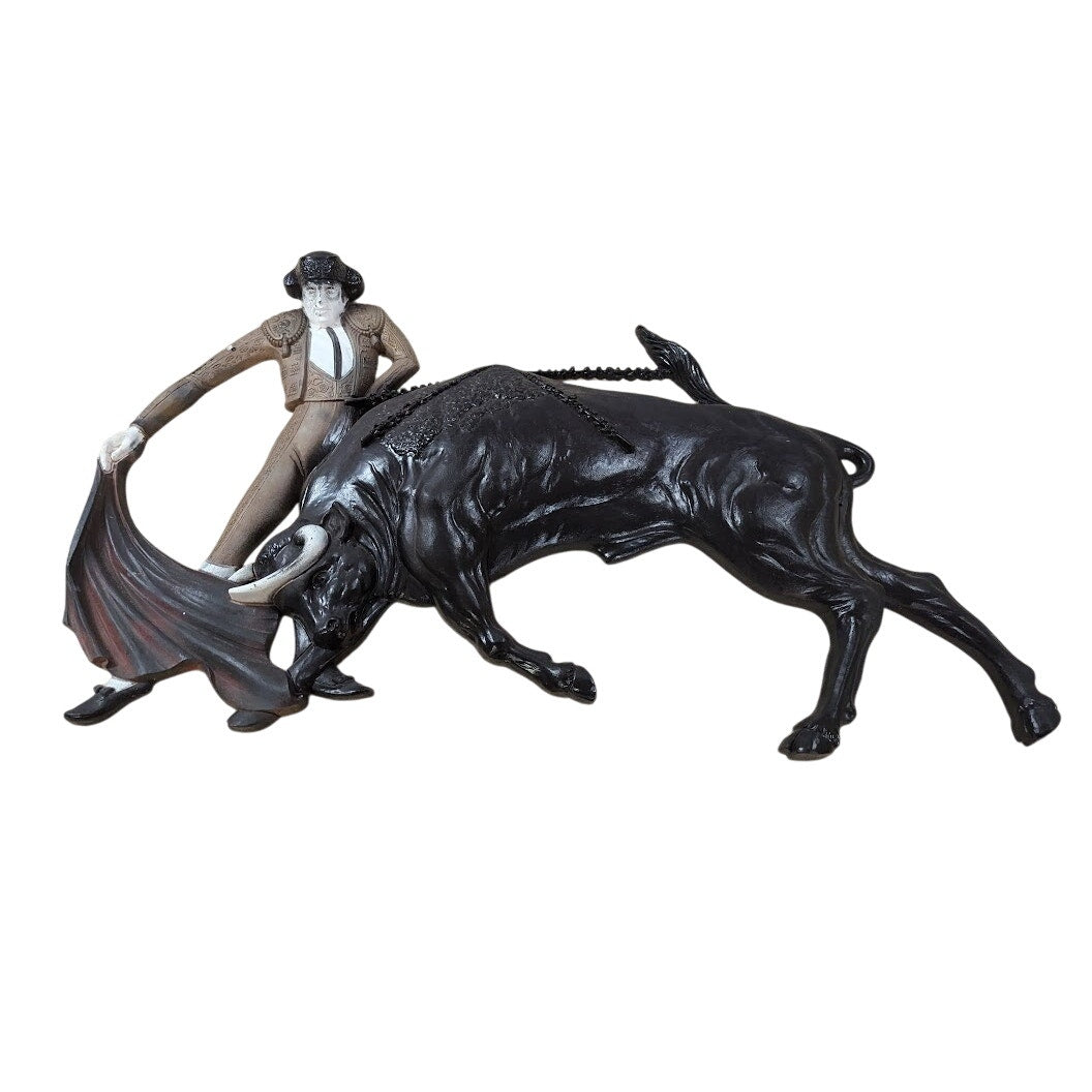 Bullfighter Wall Plaque LARGE Vintage 1968 Syroco Matador Bull Hanging