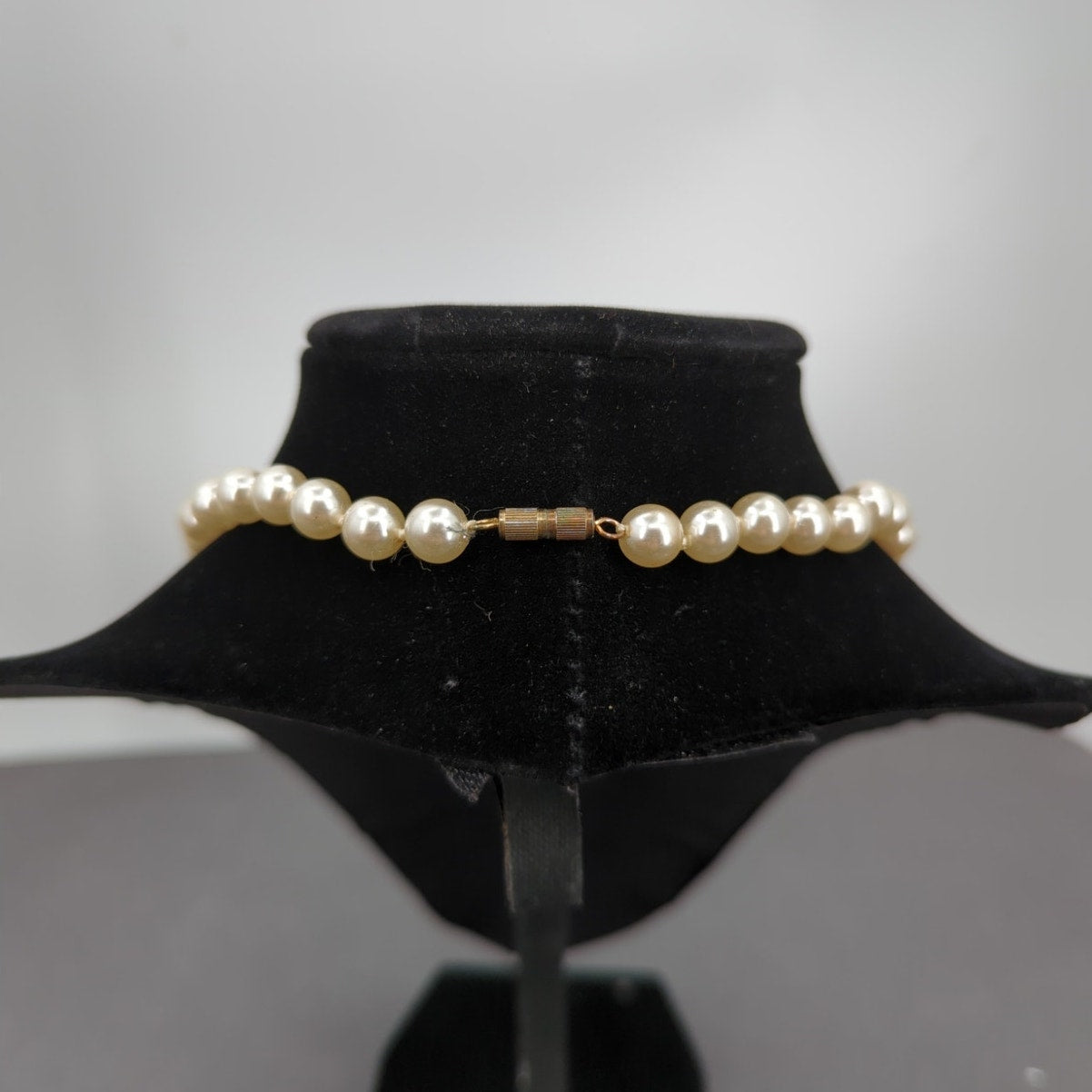 Vintage Fashion Necklace barrel clasp single strand large faux pearl choker