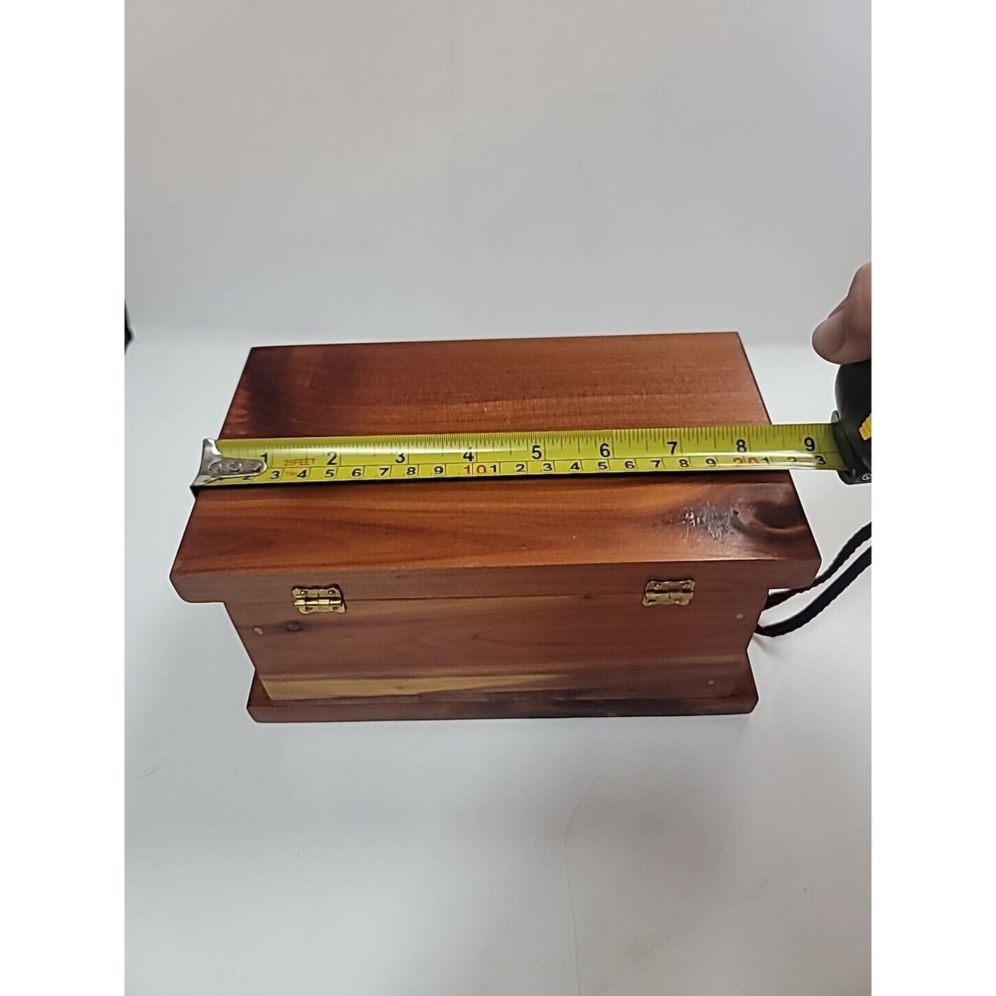 VINTAGE HAND CRAFTED HINDGED LID WOODEN CEDAR BOX 8x5x4.5 Stash Trinket HIDEAWAY